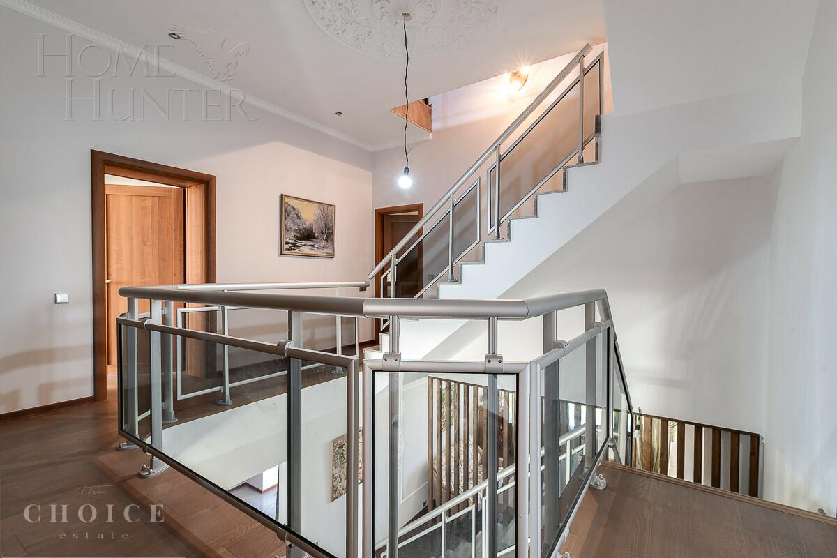 2-этажный коттедж 750 м² с отделкой