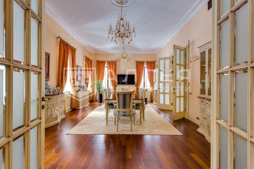 2-этажный коттедж 850 м² с отделкой