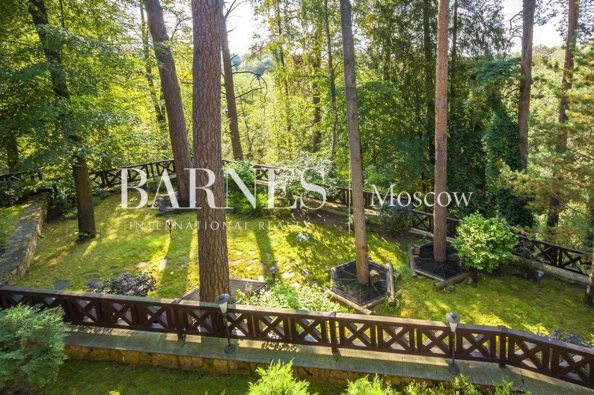 3-этажный коттедж 1 000 м² с отделкой