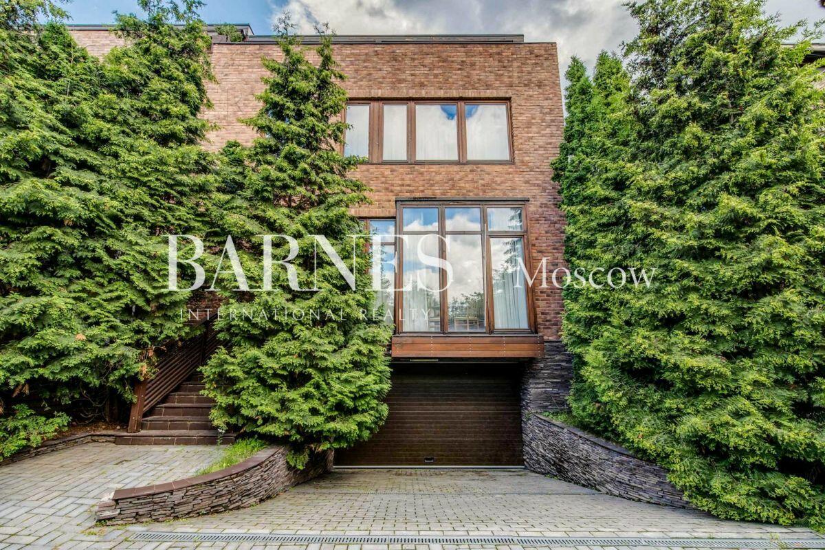 2-этажный таунхаус 380 м² с отделкой