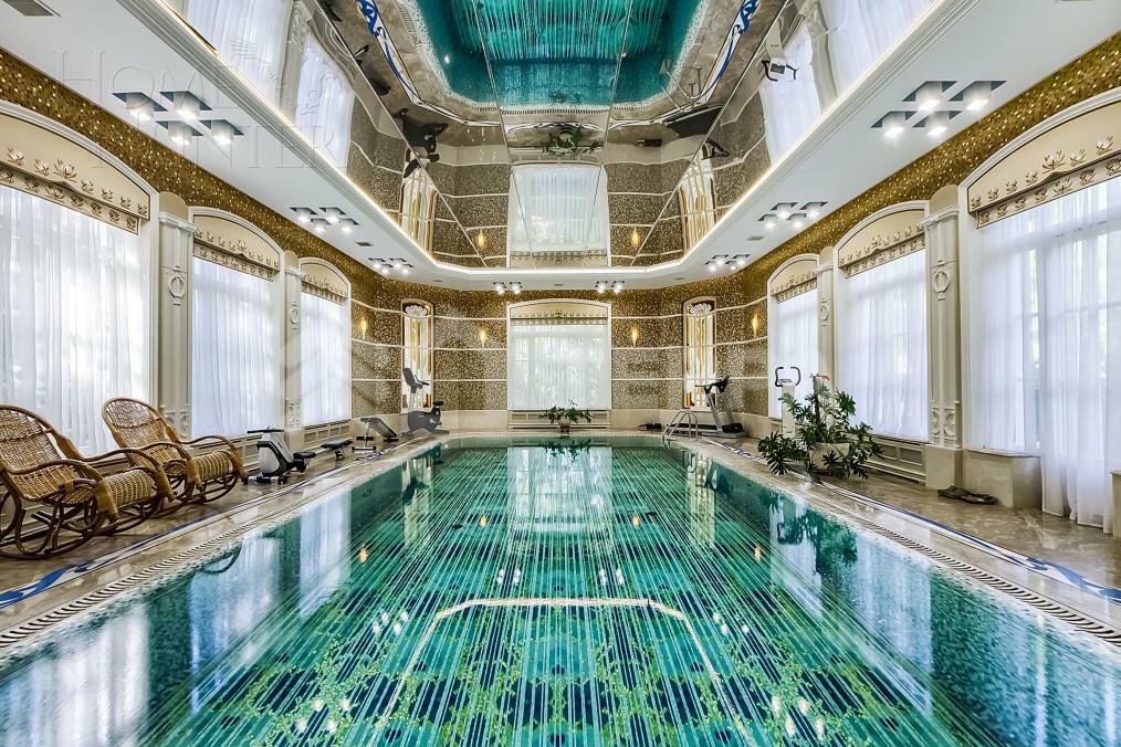 КОТТЕДЖ 1 800 м² с отделкой