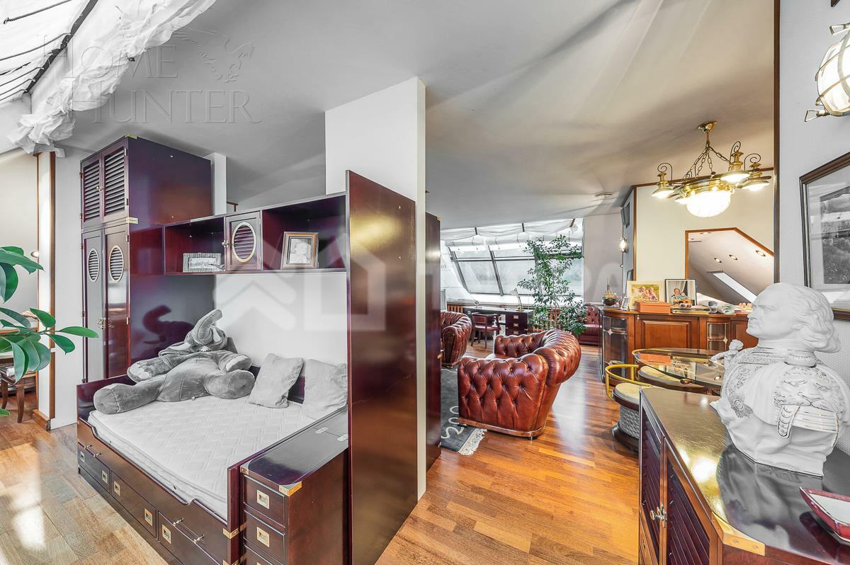 3-этажный коттедж 1 800 м² с отделкой