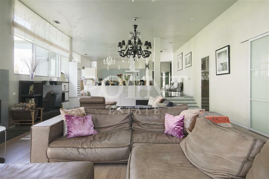 2-этажный коттедж 1 230 м² с отделкой