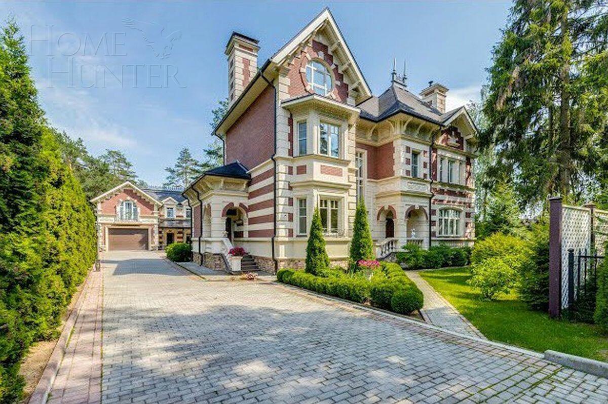 3-этажный коттедж 580 м² с отделкой