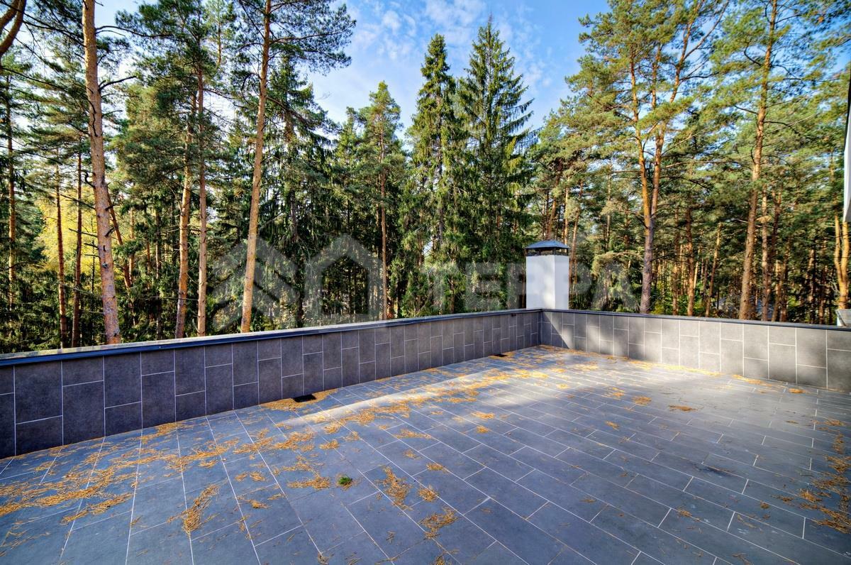 3-этажный коттедж 1 300 м² с отделкой