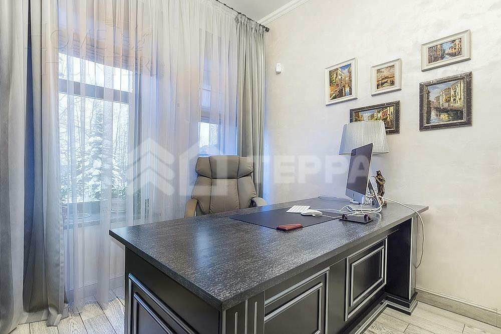 3-этажный коттедж 450 м² с отделкой