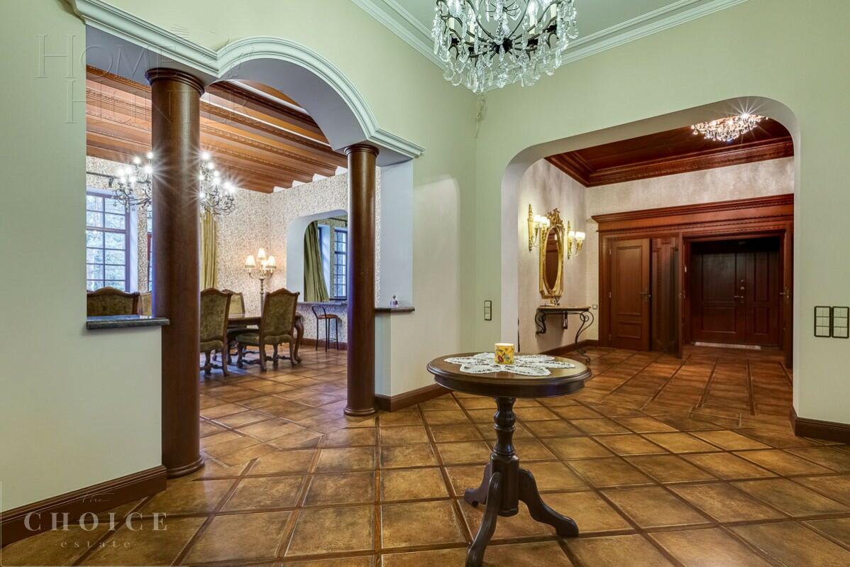 2-этажный коттедж 1 100 м² с отделкой