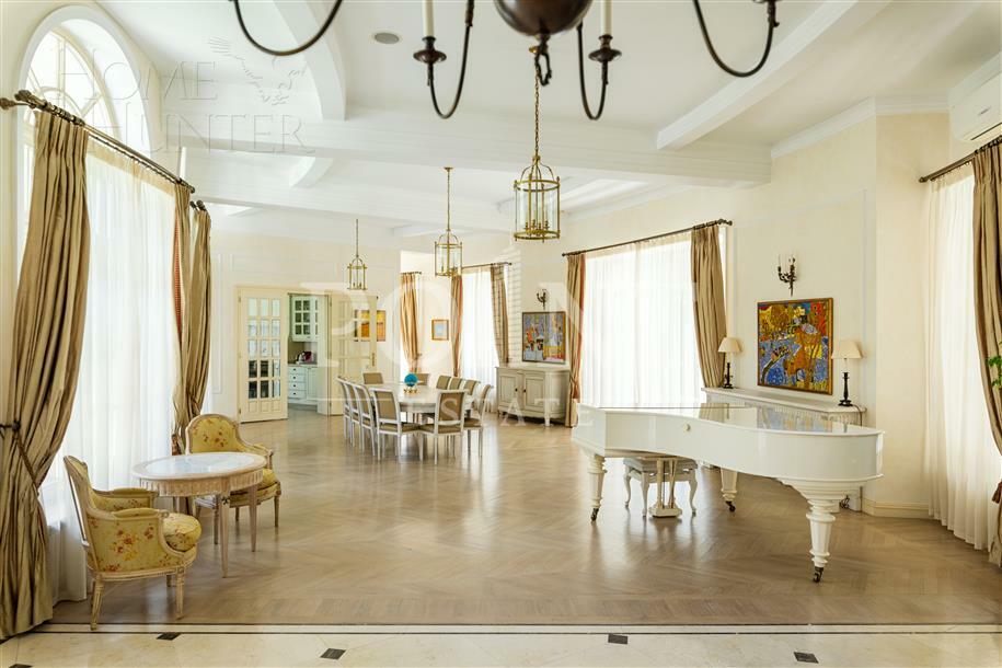 2-этажный коттедж 1 042.4 м² с отделкой