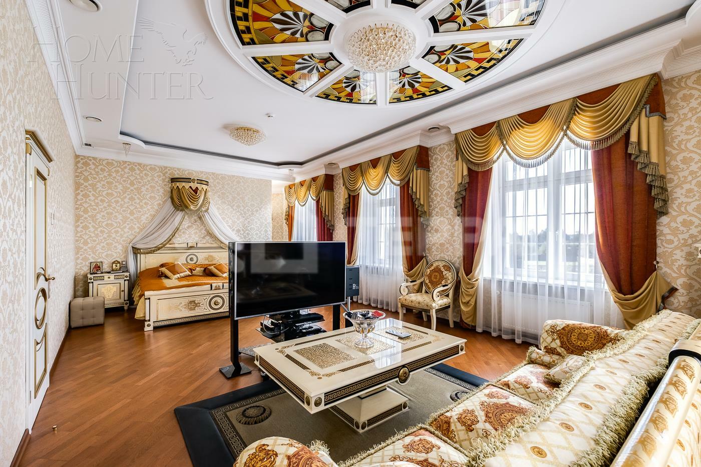 3-этажный коттедж 1 650 м² с отделкой