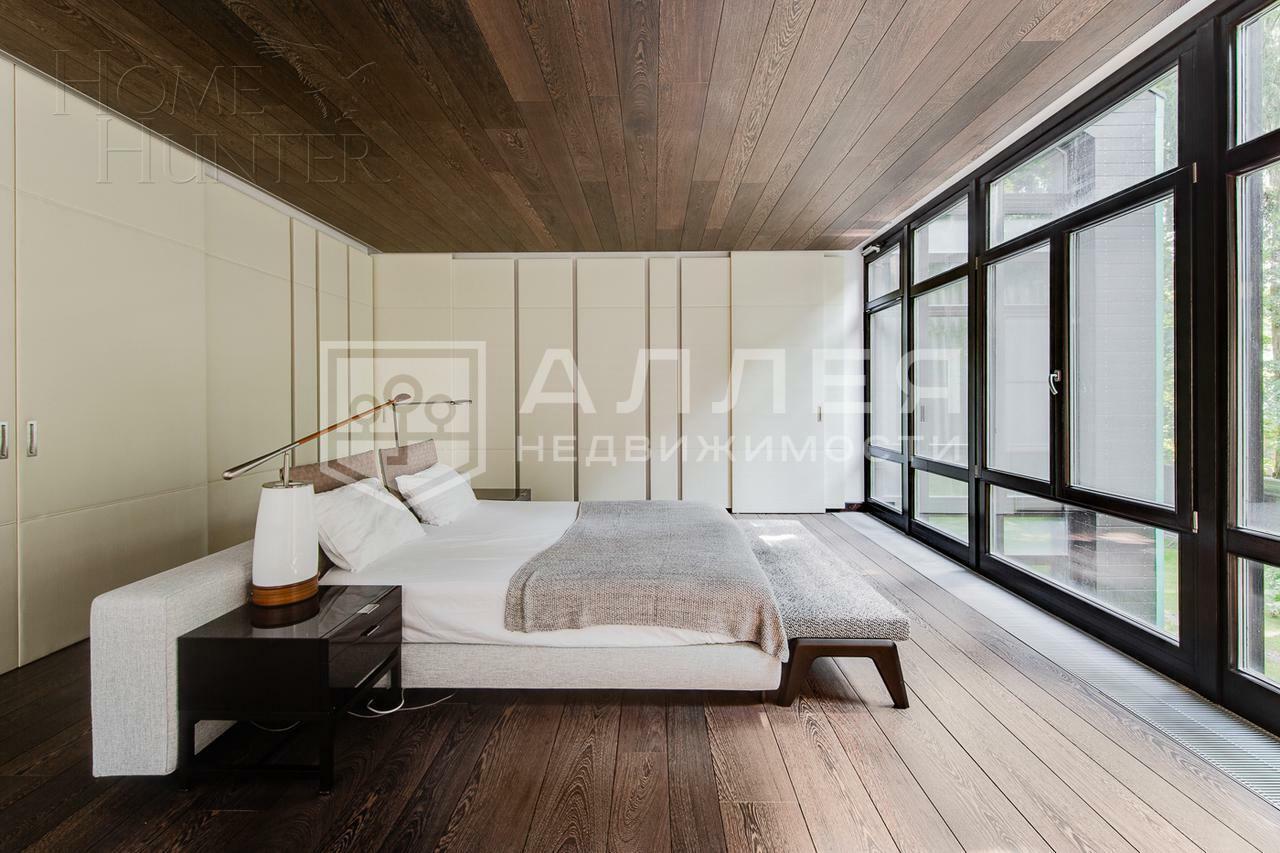 4-этажный коттедж 1 100 м² с отделкой