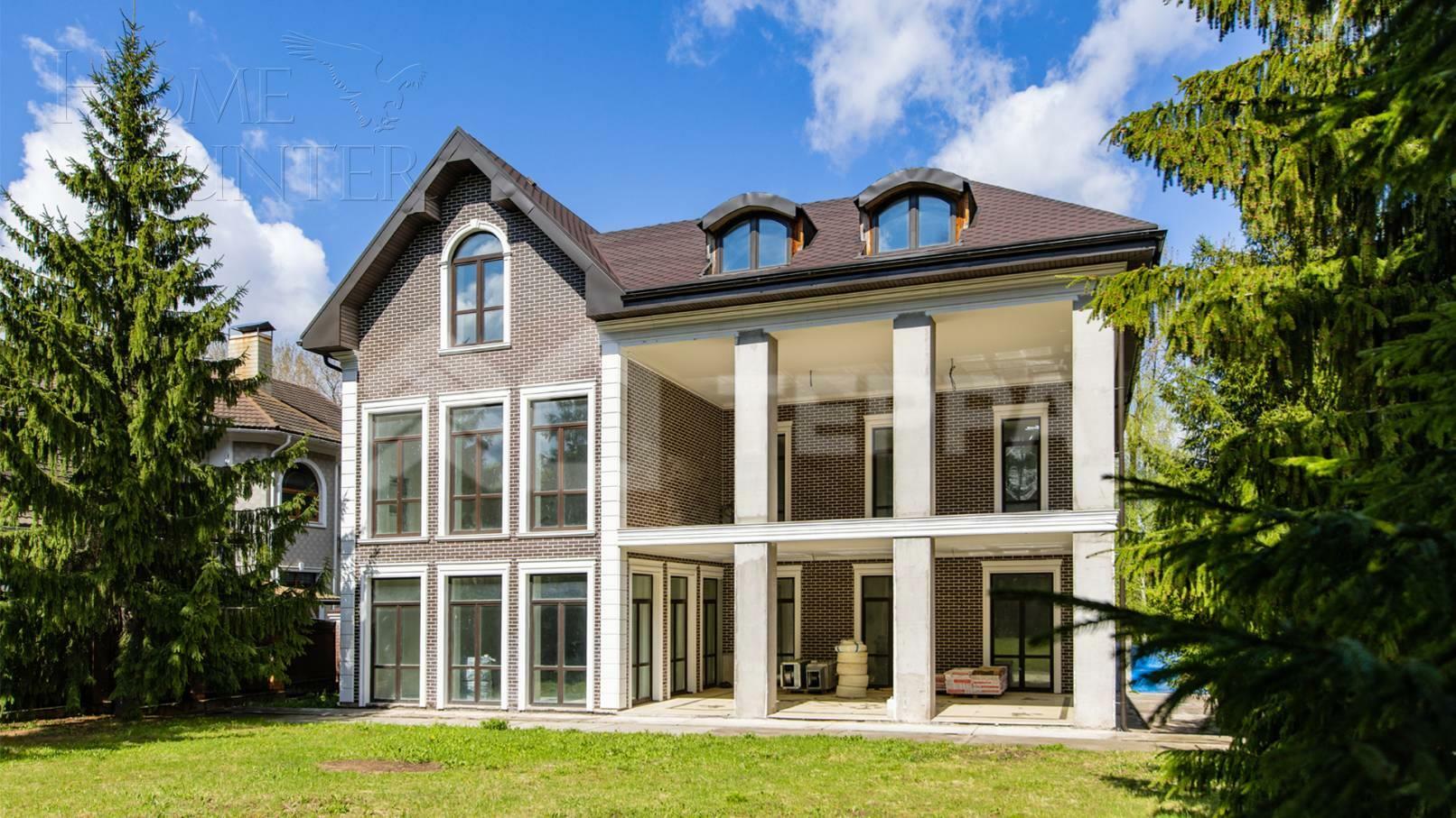 2-этажный коттедж 1 300 м² без отделки