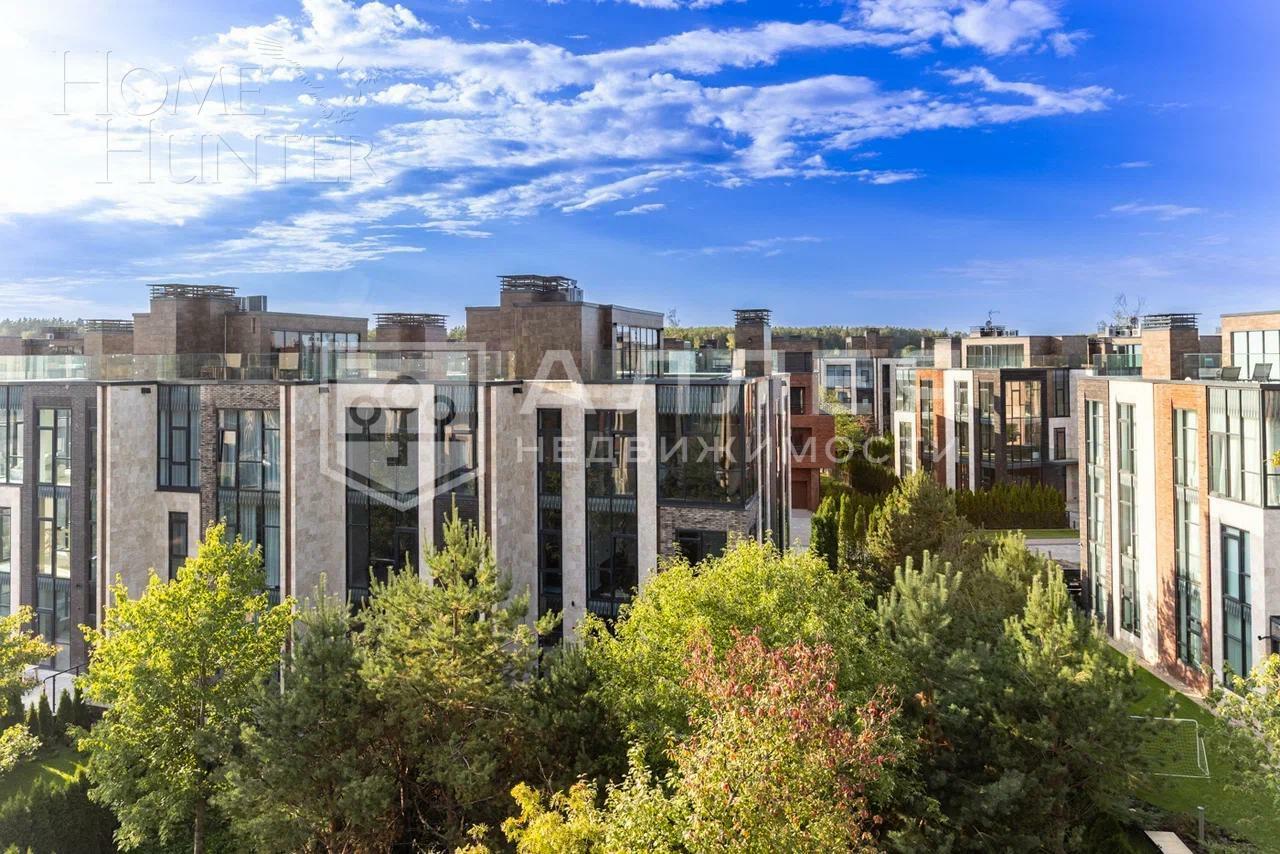 3-этажный таунхаус 244 м² с отделкой