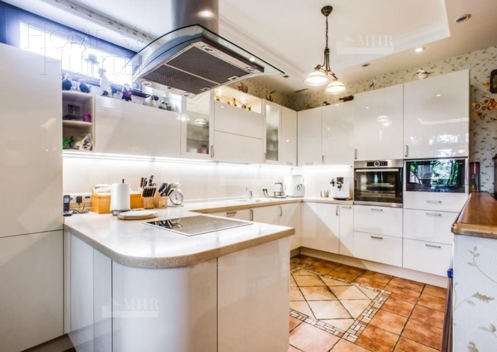 3-этажный коттедж 1 010 м² без отделки