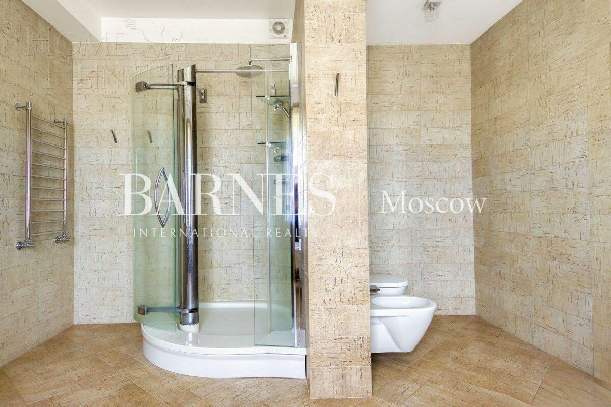 3-этажный коттедж 1 000 м² с отделкой