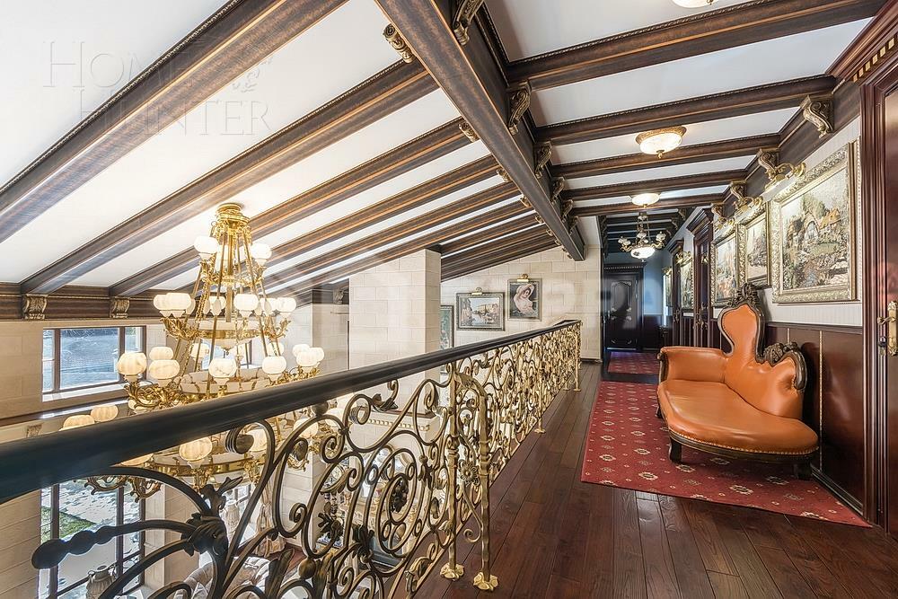 2-этажный коттедж 1 000 м² с отделкой