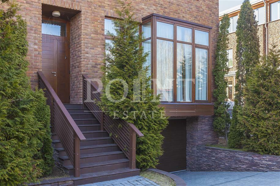 2-этажный таунхаус 380 м² с отделкой