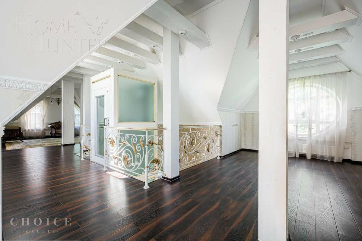 3-этажный коттедж 580 м² с отделкой