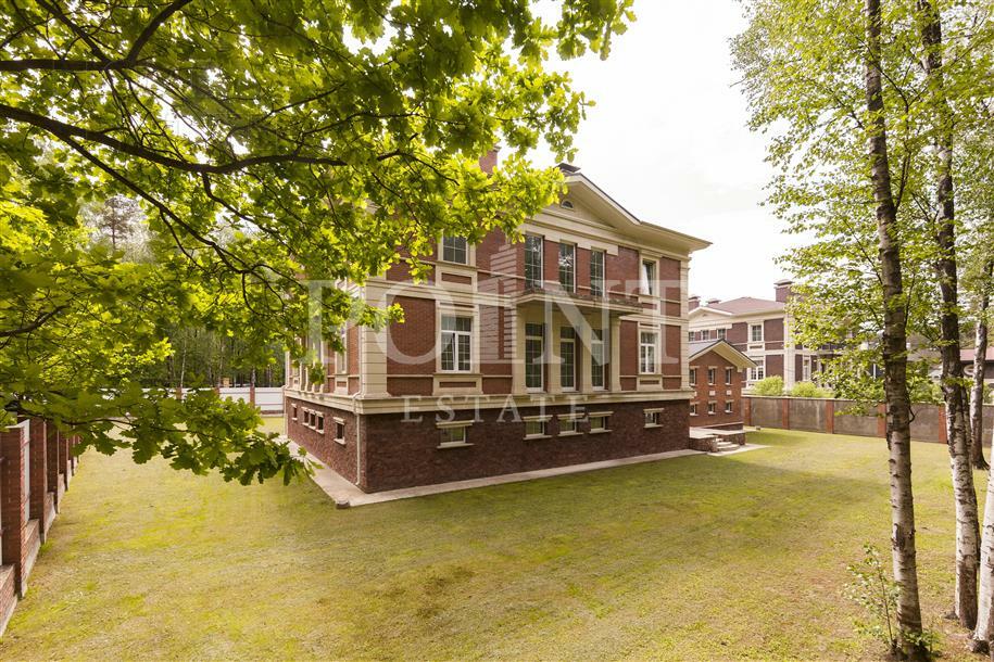 2-этажный коттедж 1 320 м² без отделки