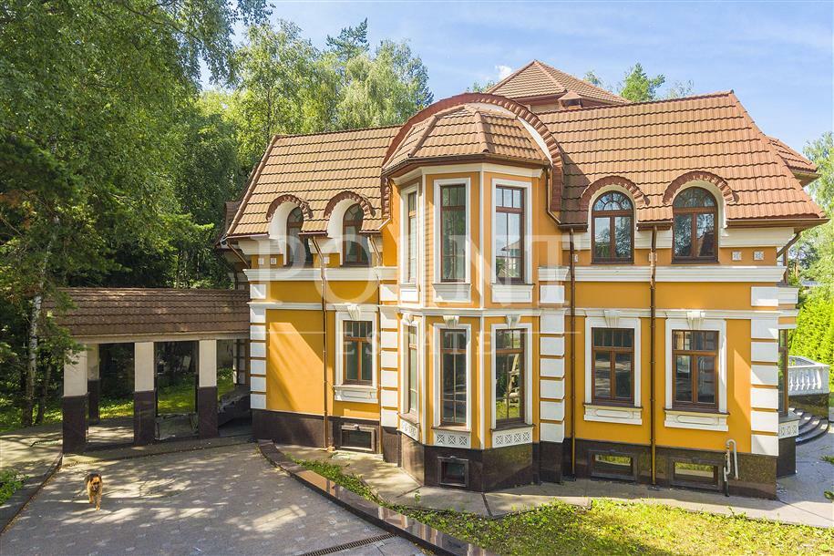 3-этажный коттедж 1 000 м² без отделки