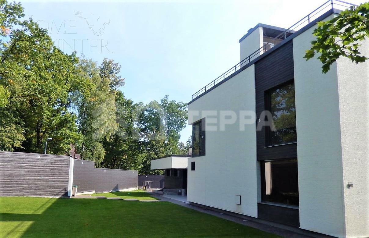 2-этажный коттедж 1 000 м² с отделкой