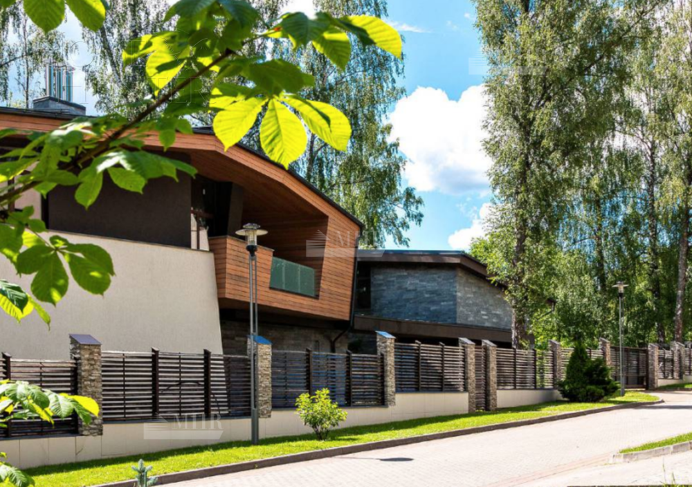 2-этажный коттедж 760 м² без отделки