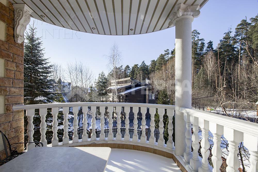 3-этажный коттедж 600 м² с отделкой