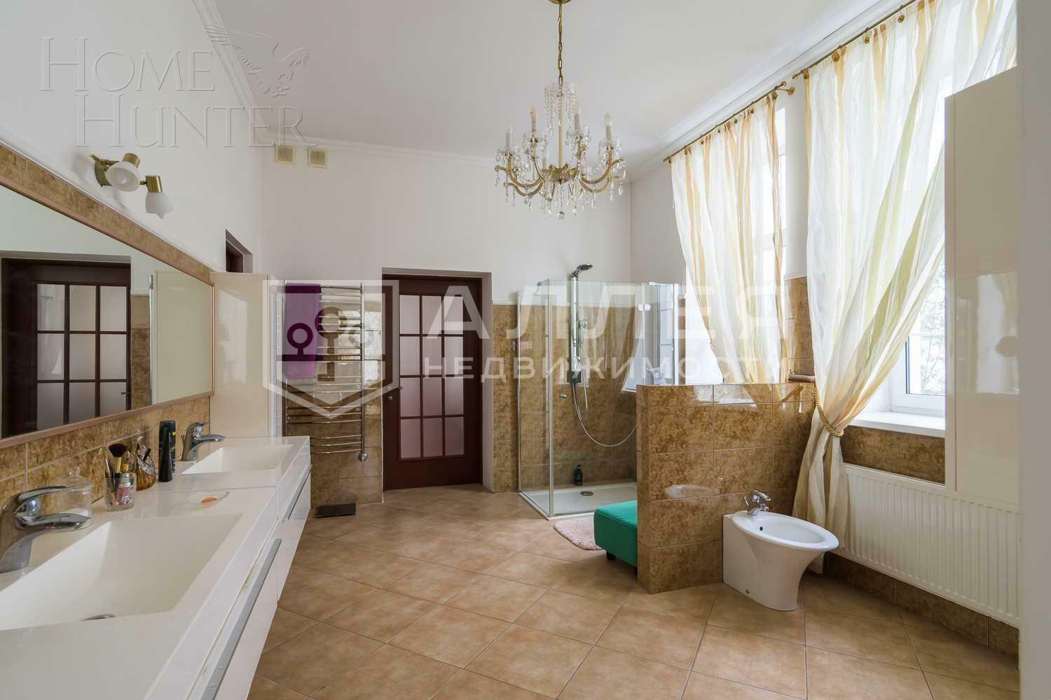 2-этажный коттедж 2 100 м² с отделкой