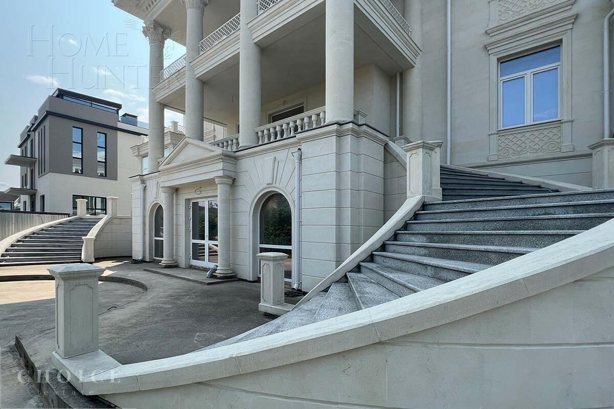 3-этажный коттедж 1 532 м² без отделки