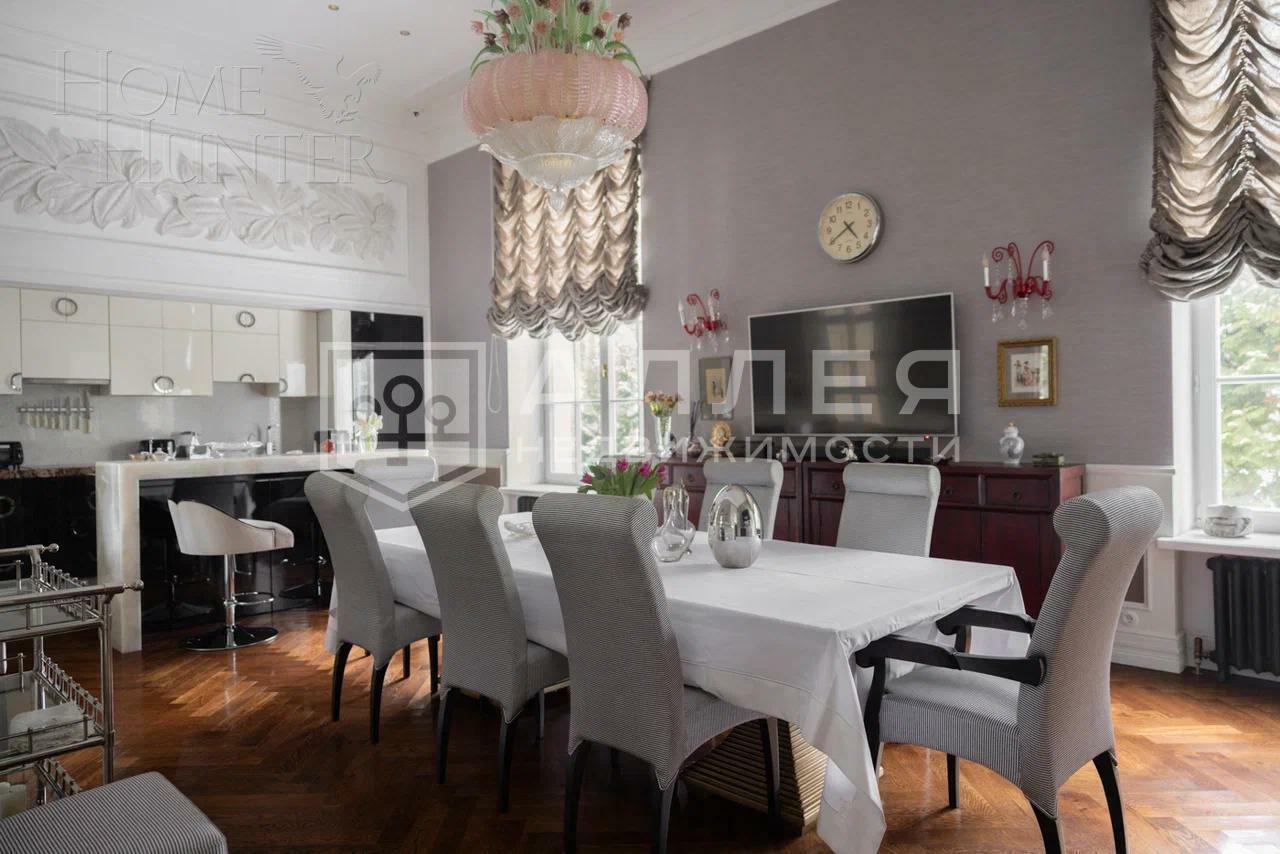 2-этажный коттедж 2 000 м² с отделкой