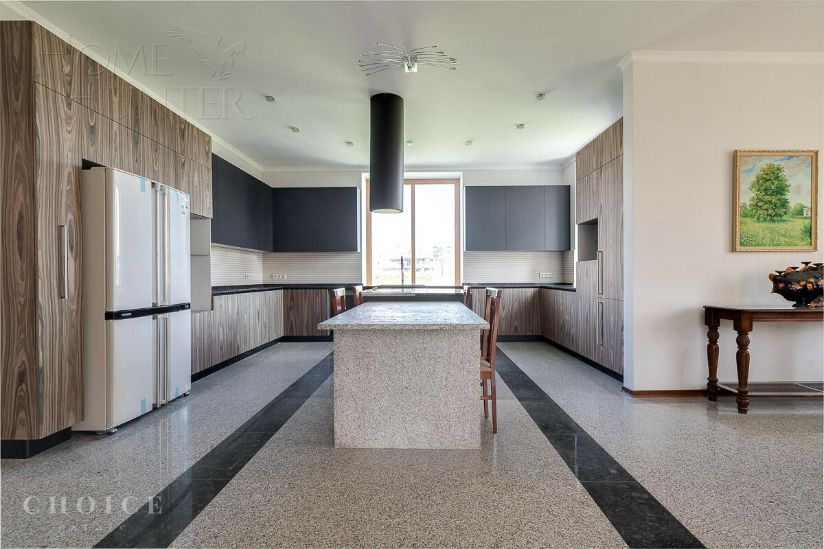 2-этажный коттедж 750 м² с отделкой