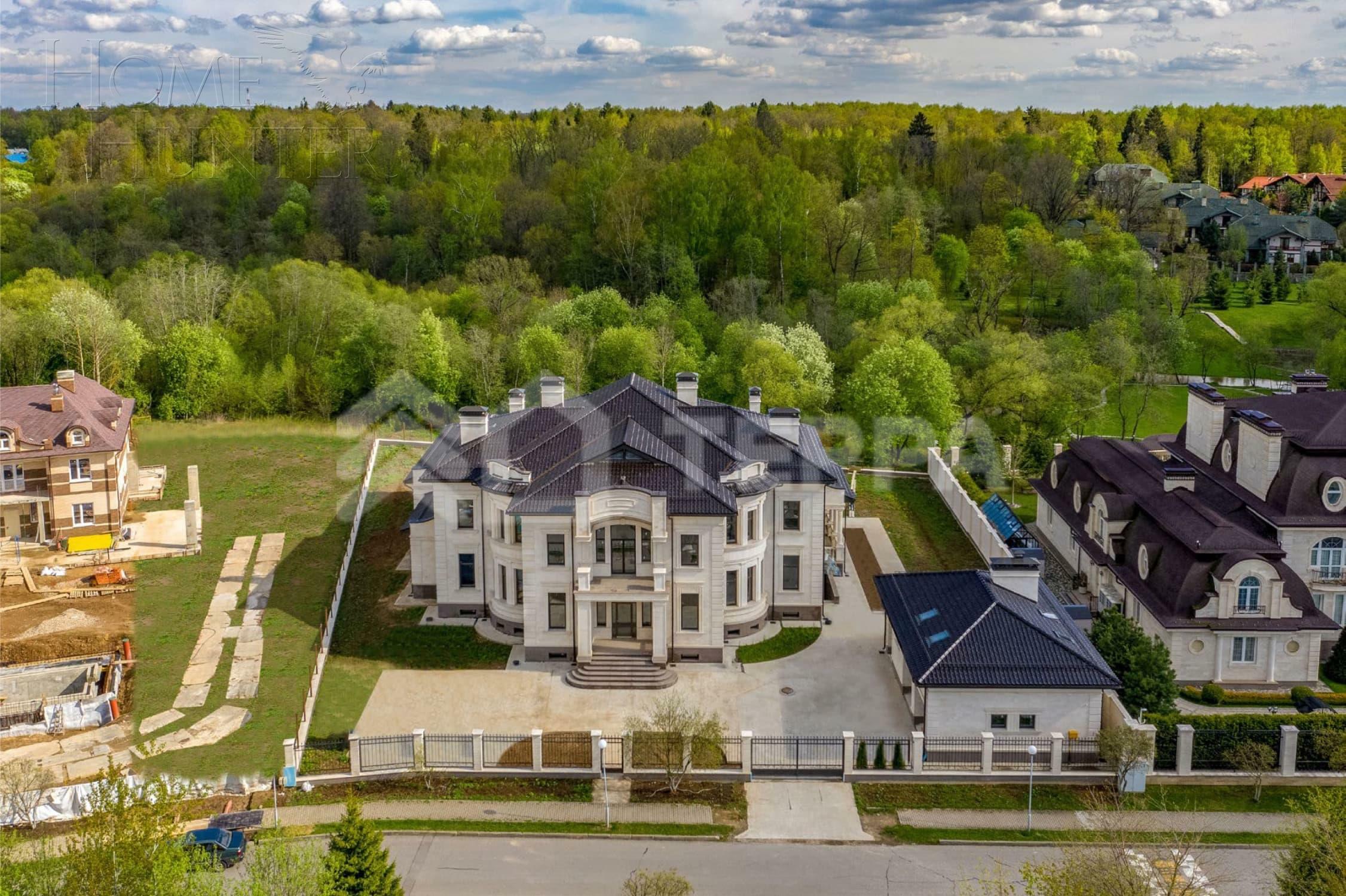 2-этажный коттедж 1 800 м² без отделки