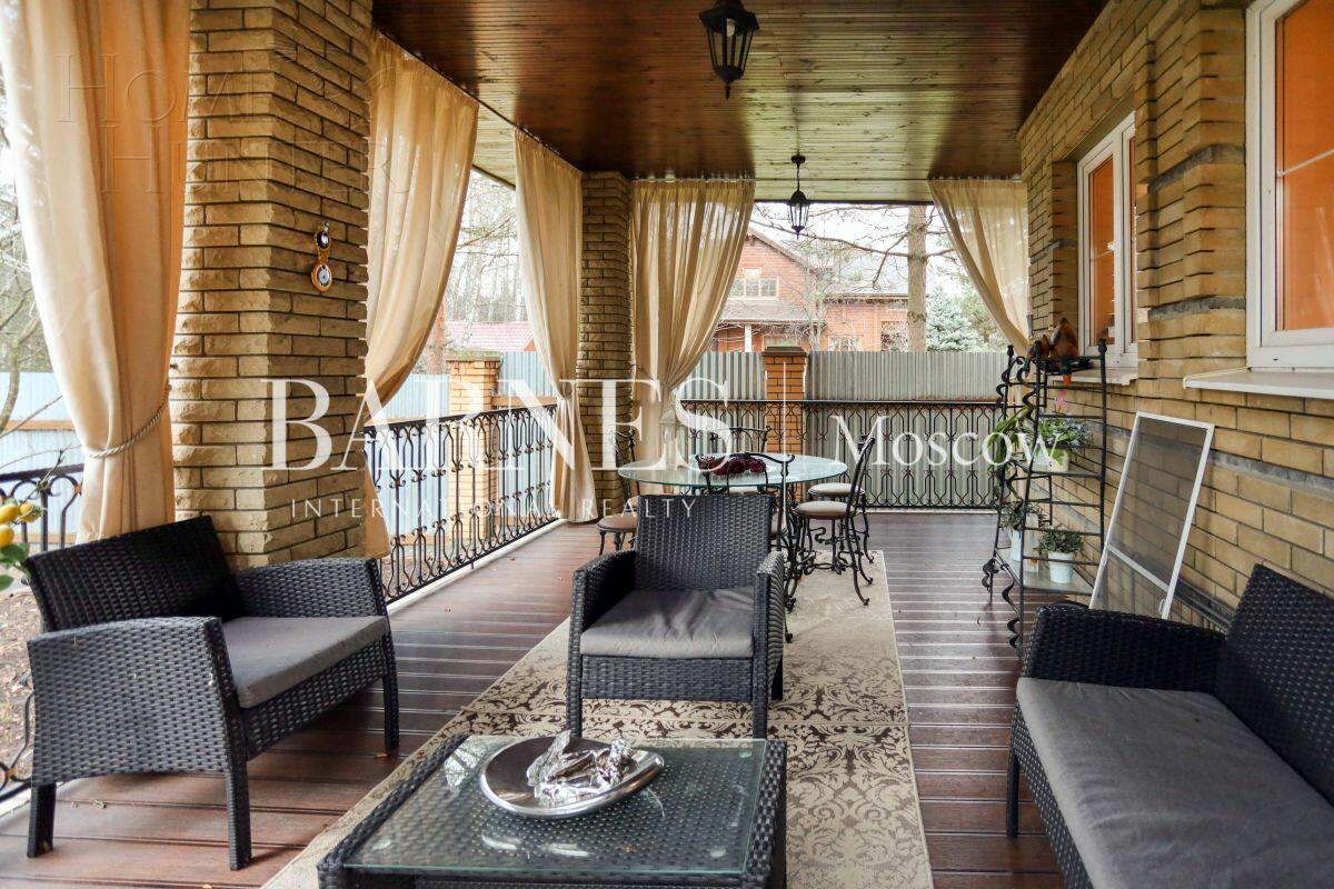 2-этажный коттедж 300 м² с отделкой