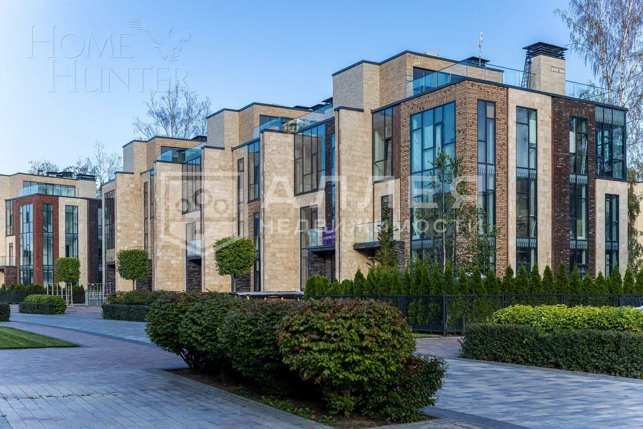 3-этажный таунхаус 244 м² с отделкой