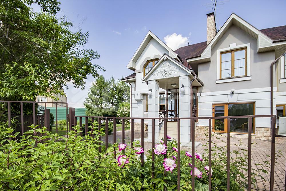 2-этажный коттедж 250 м² с отделкой