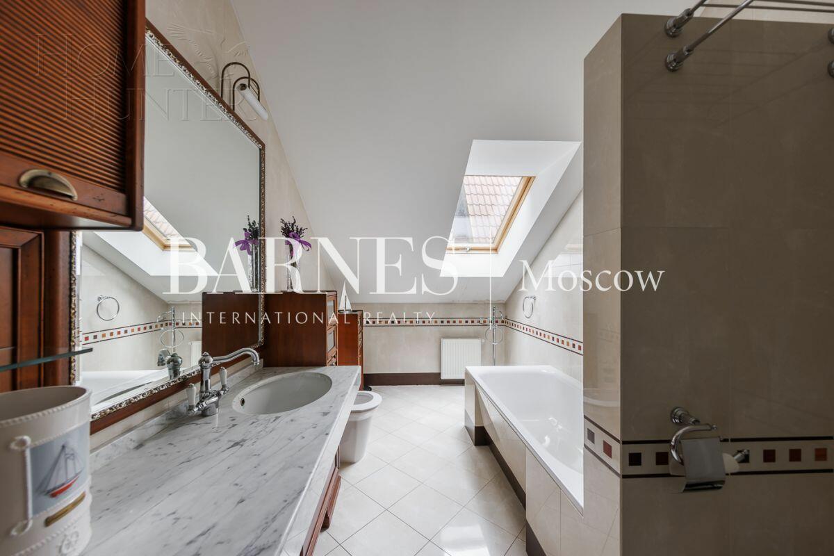 2-этажный коттедж 398.2 м² с отделкой