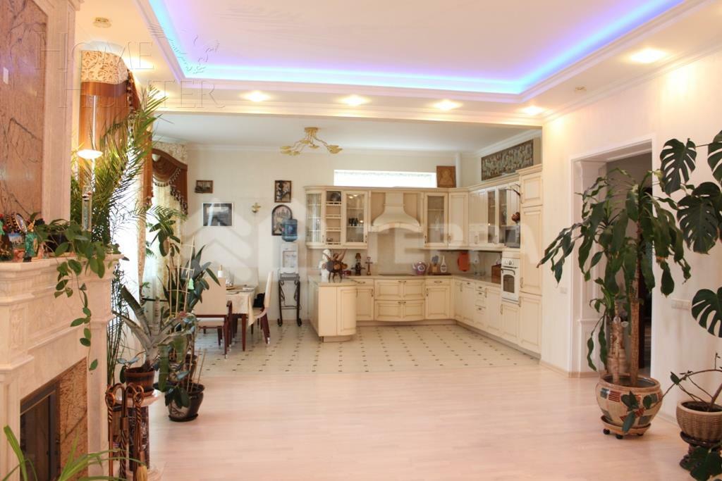 2-этажный коттедж 400 м² с отделкой