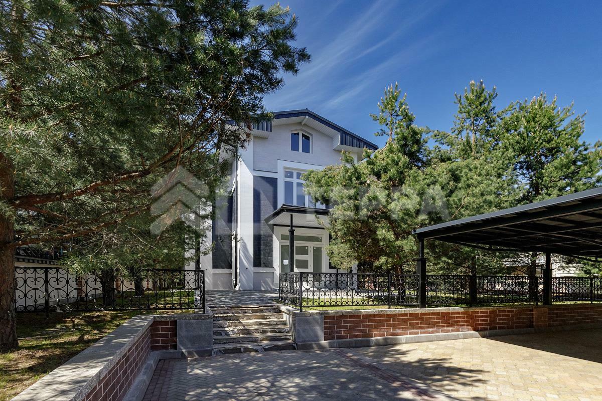 2-этажный коттедж 445.4 м² с отделкой