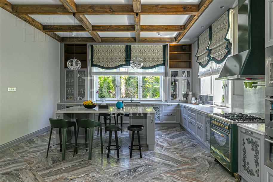 2-этажный коттедж 737 м² с отделкой