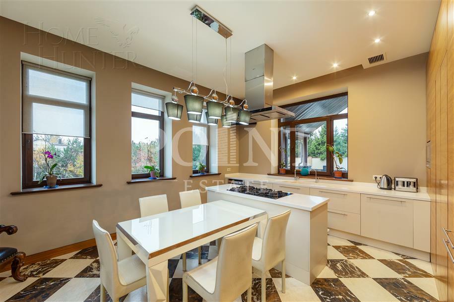 2-этажный коттедж 600 м² с отделкой