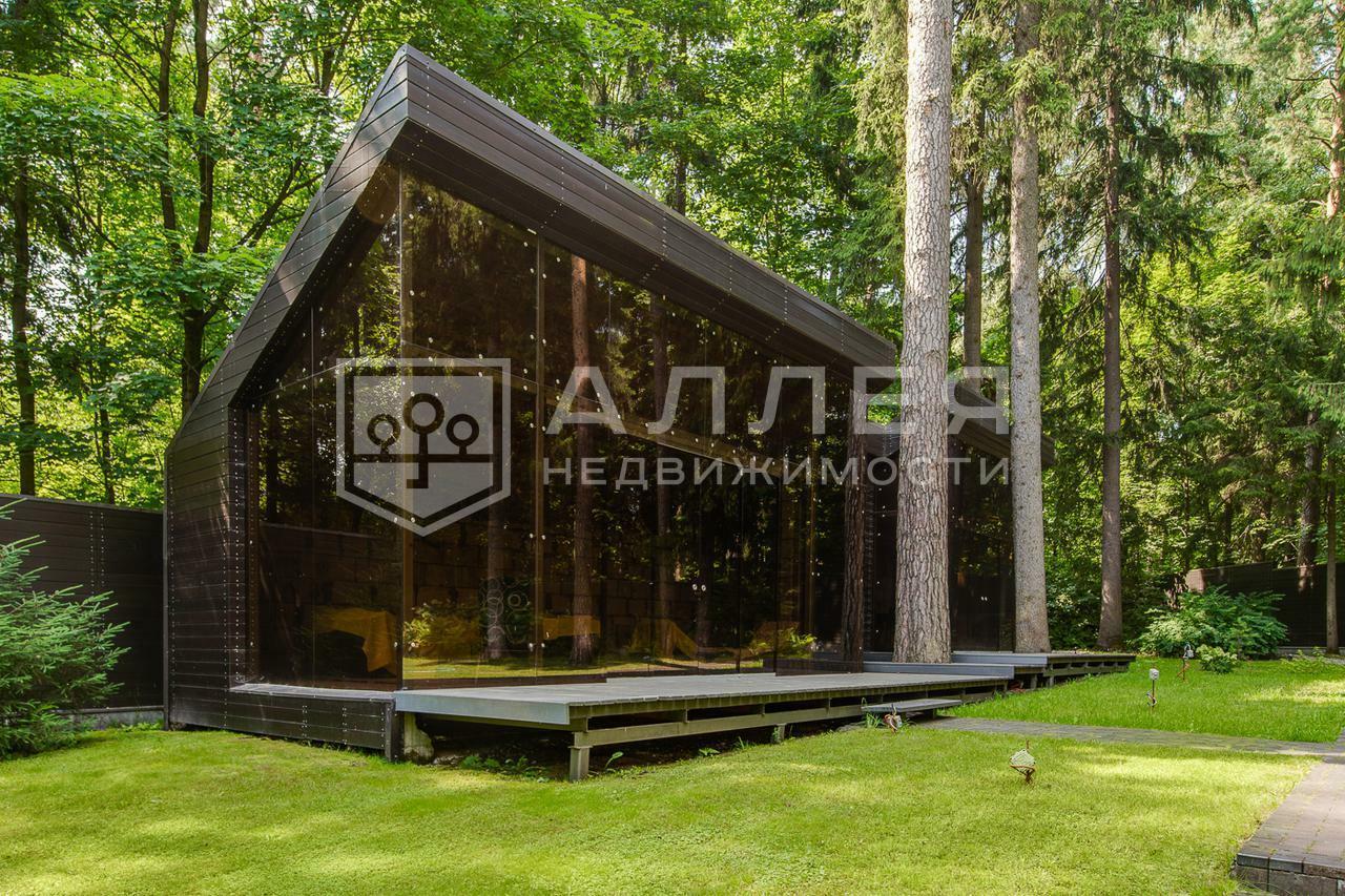 4-этажный коттедж 1 100 м² с отделкой