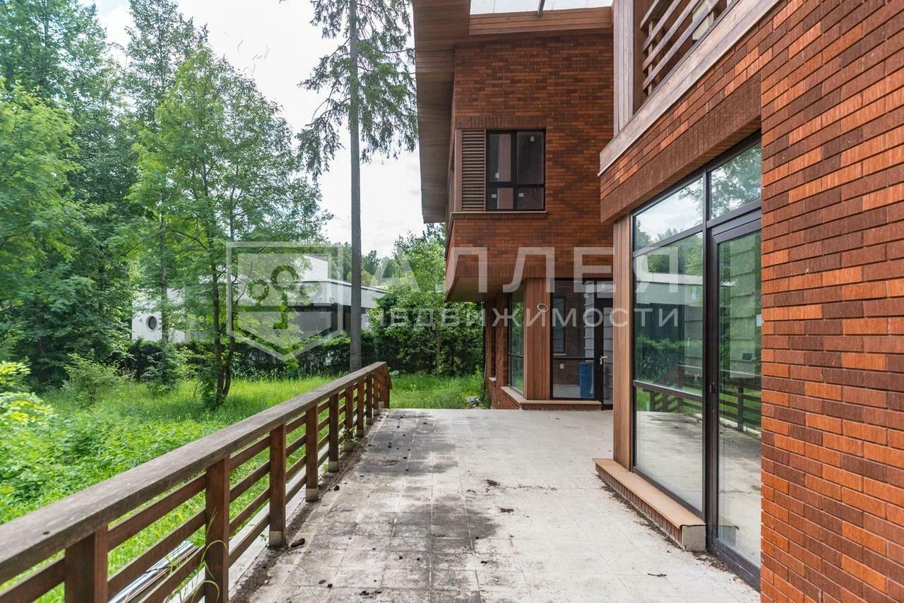 2-этажный коттедж 630 м² без отделки