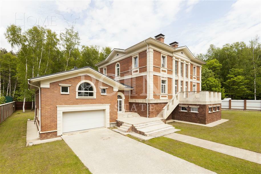 2-этажный коттедж 1 320 м² без отделки