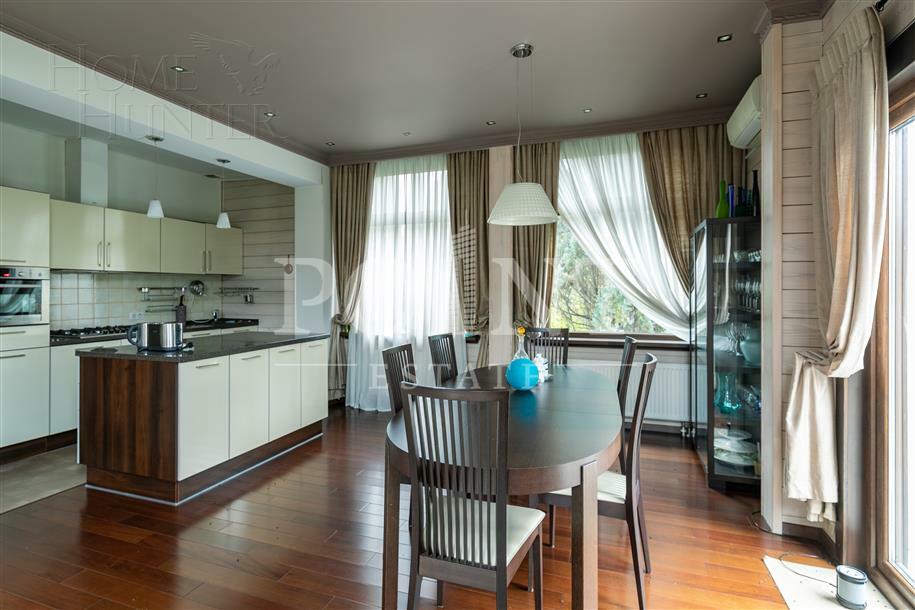 2-этажный коттедж 300 м² с отделкой