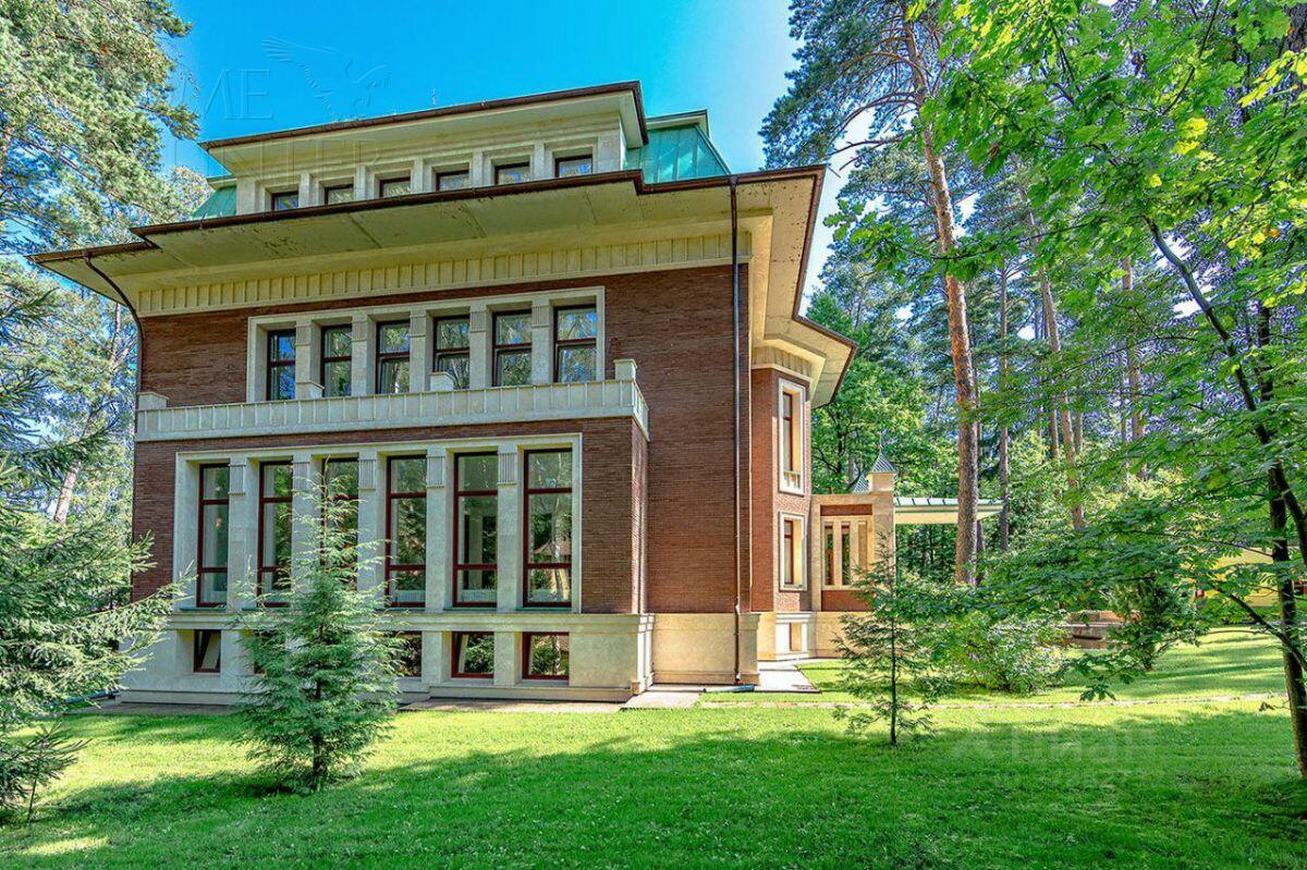 2-этажный коттедж 1 045 м² без отделки