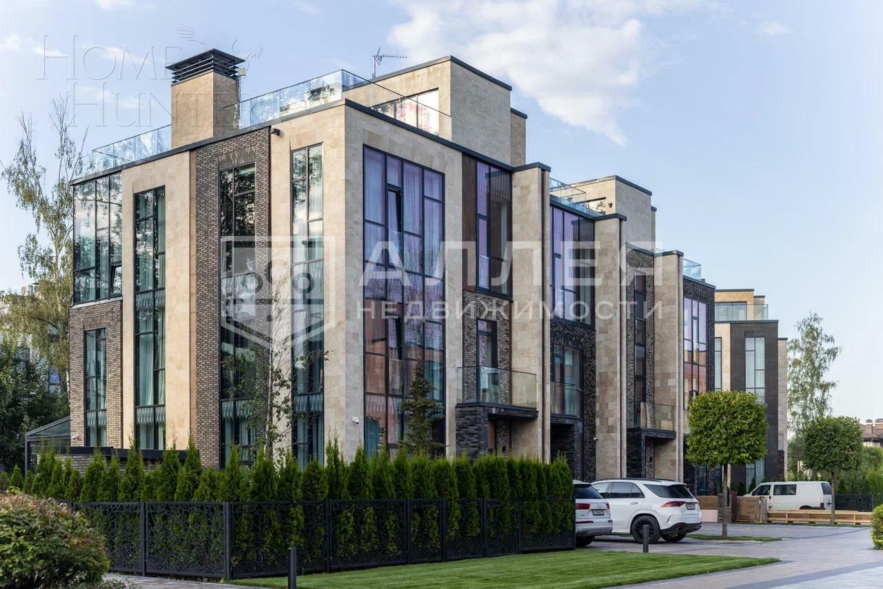 3-этажный таунхаус 244 м² с отделкой