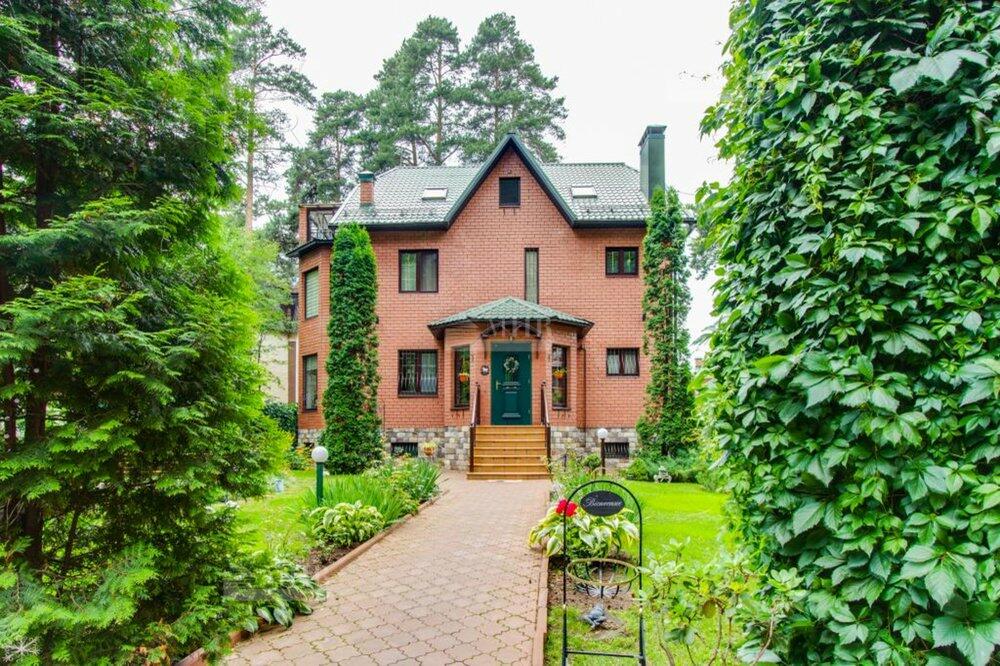 3-этажный коттедж 450 м² с отделкой