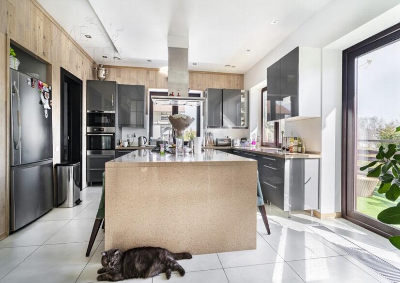 2-этажный коттедж 420 м² с отделкой