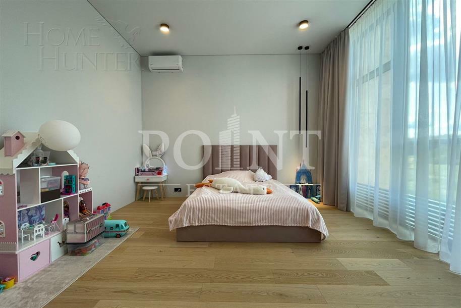 3-этажный таунхаус 288 м² с отделкой