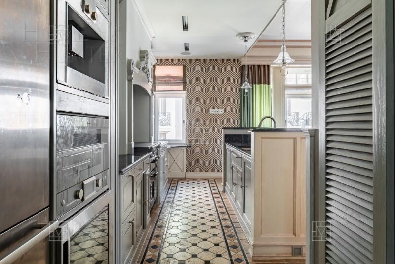 3-КОМН. КВАРТИРА С ОТДЕЛКОЙ 163 М² НА 3 ЭТАЖЕ