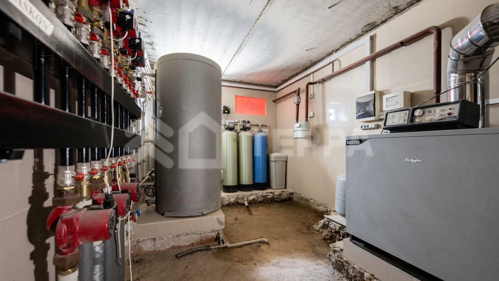 2-этажный коттедж 1 300 м² без отделки